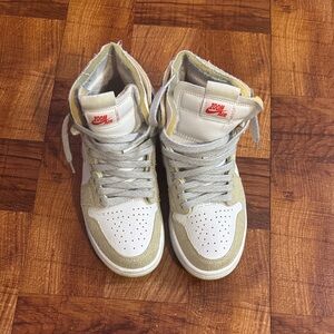 Nike Kids High-Top Sneakers - White and Tan